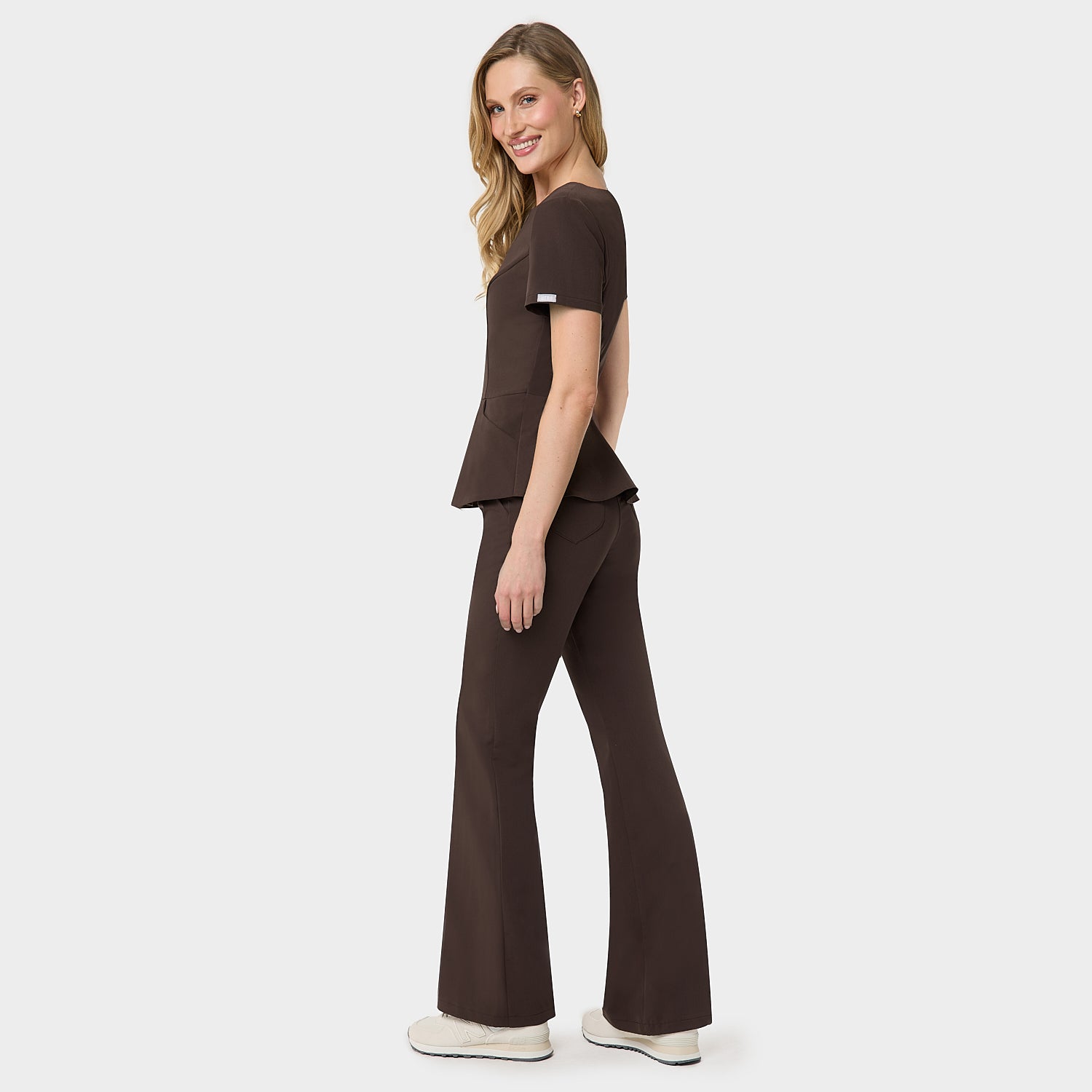 Bluza medyczna z baskinką w kolorze czekolady