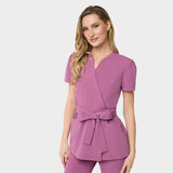 FARTUSZEK MEDYCZNY WIAZANY Z BUFKAMI W KOLORZE RÓŻOWYM BERRY CRUSH
