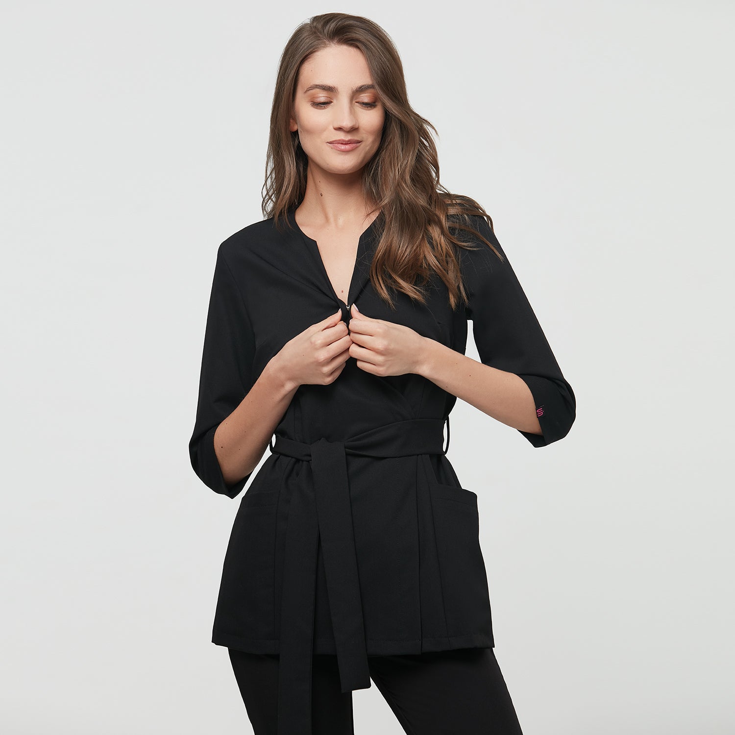 Fartuszek medyczny SOPHIA rękawy 3/4 - BLACK