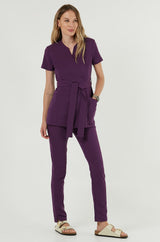 Wiązany fartuszek kosmetyczny Sophia w kolorze śliwkowym