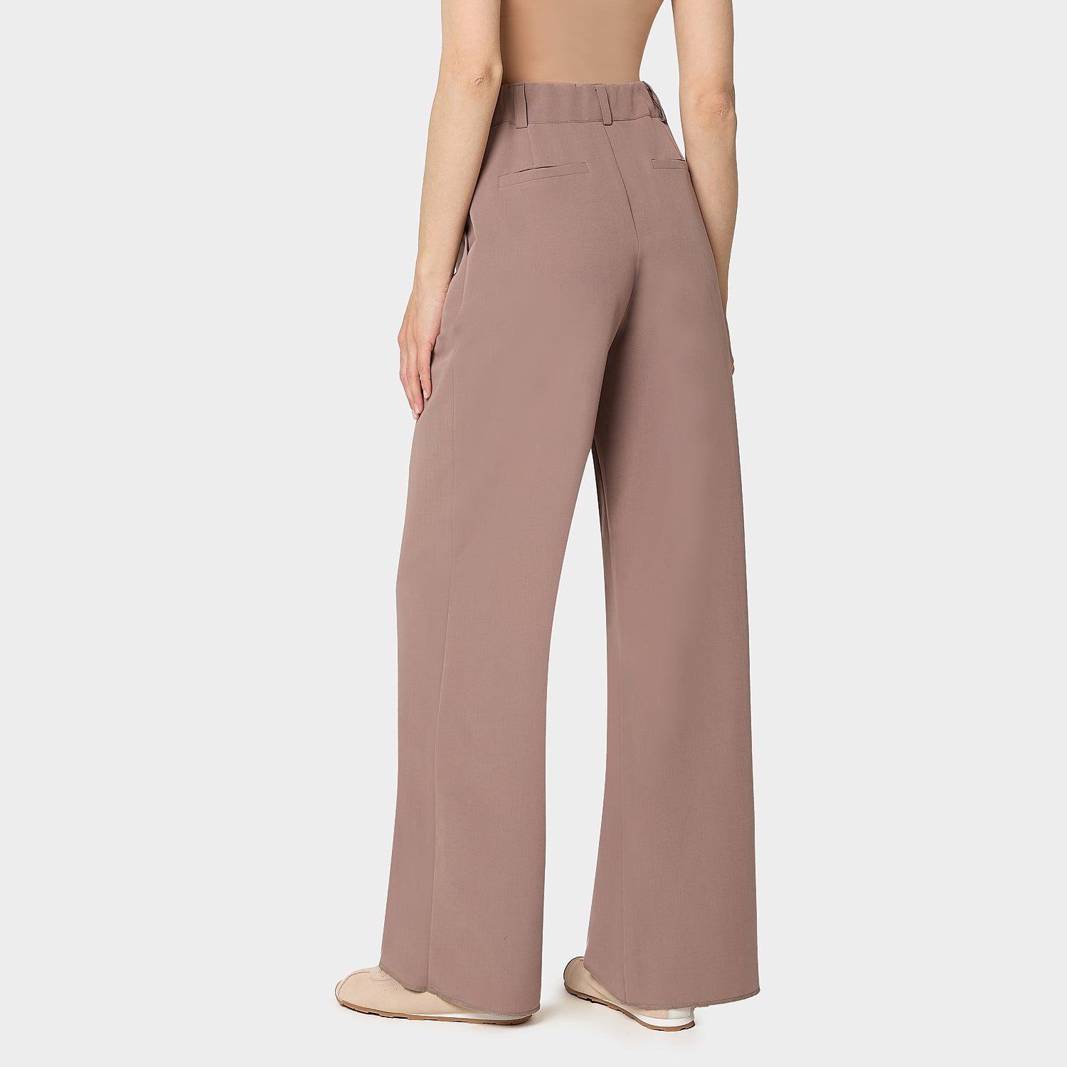 Damskie spodnie medyczne z szerokimi nogawkami Aura w odcieniu Light Brown - Vena Uniformy