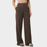 Damskie spodnie medyczne Aura w kolorze Milk Chocolate z szerokimi nogawkami i wysoką talią.