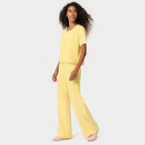 Bluza medyczna scrubs Gaja crop w odcieniu Butter Yellow — detale kroju pudełkowego, wiskoza z elastanem, Vena Uniformy