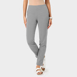 Spodnie medyczne damskie w kolorze Misty Grey widziane z przodu